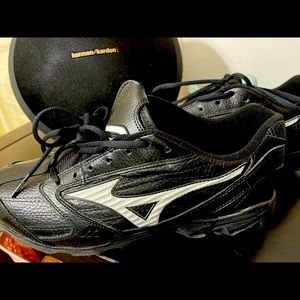 Mizuno cleats size 11